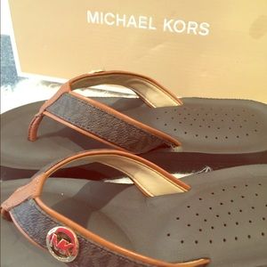 MICHAEL KORS - Flip Flop - Nice Sandals🤩❤️💞💝😍